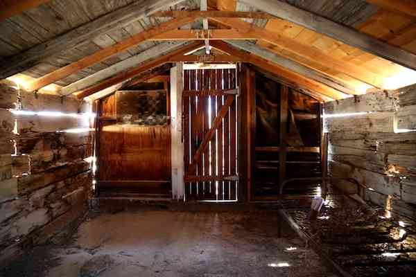 skidoo-ghost-town-interior