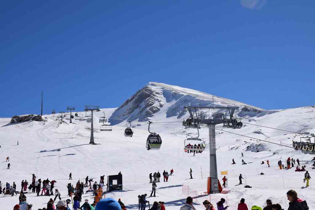 Parnassos Ski Center - Greek people love to ski and snowboard!