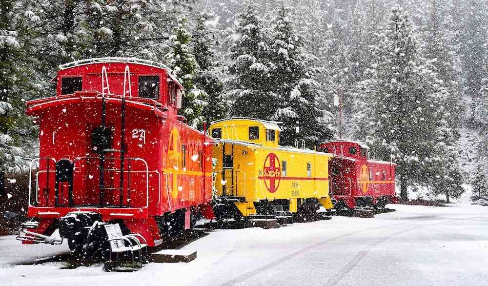 Unique California Airbnbs - train carriage